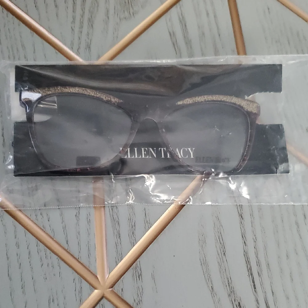 New Ellen Tracy Lucerne Women's Glasses in Gold and Purple Laminate. 51/15/135.